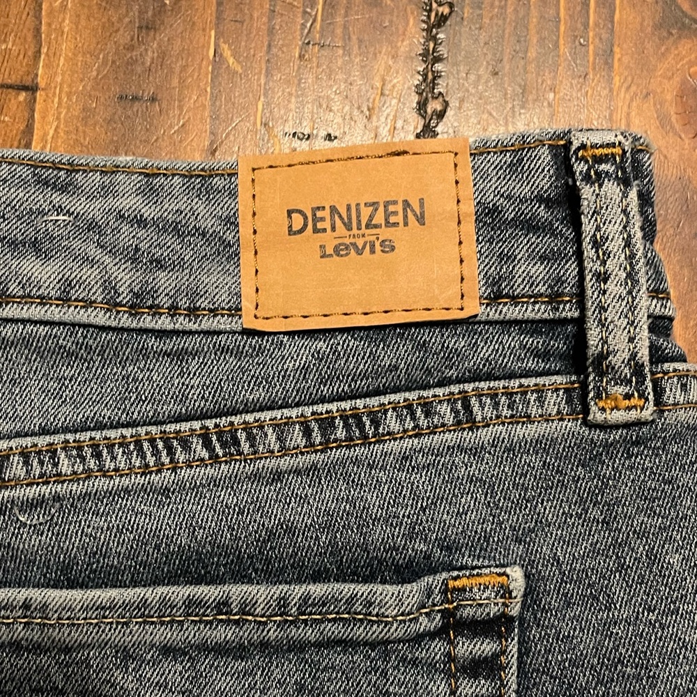 LEVIS - Picture 3 of 5